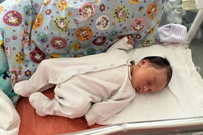 Die kleine Franziska ist der kleine Sonnenschein von Christina Pöllabauer und Bernhard Hauser. Sie erblickte am 3. Mai um 5.01 Uhr das Licht der Welt. Bei ihrer Geburt wog sie 3160 Gramm und war 49 Zentimeter groß. 
