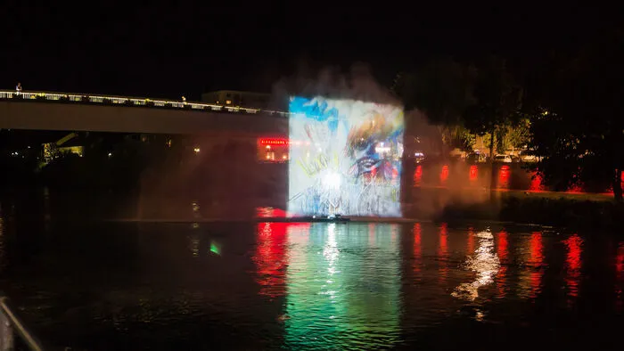 Die Drau wird ab Samstag zwei Wochen lang zur spektakulären "Wassergalerie".