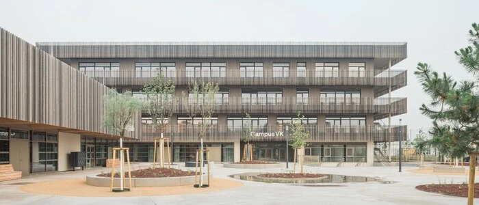 Seit Beginn dieses Schuljahres sind 860 Schüler des Gymnasiums und der HAK in Völkermarkt unter einem Dach vereint