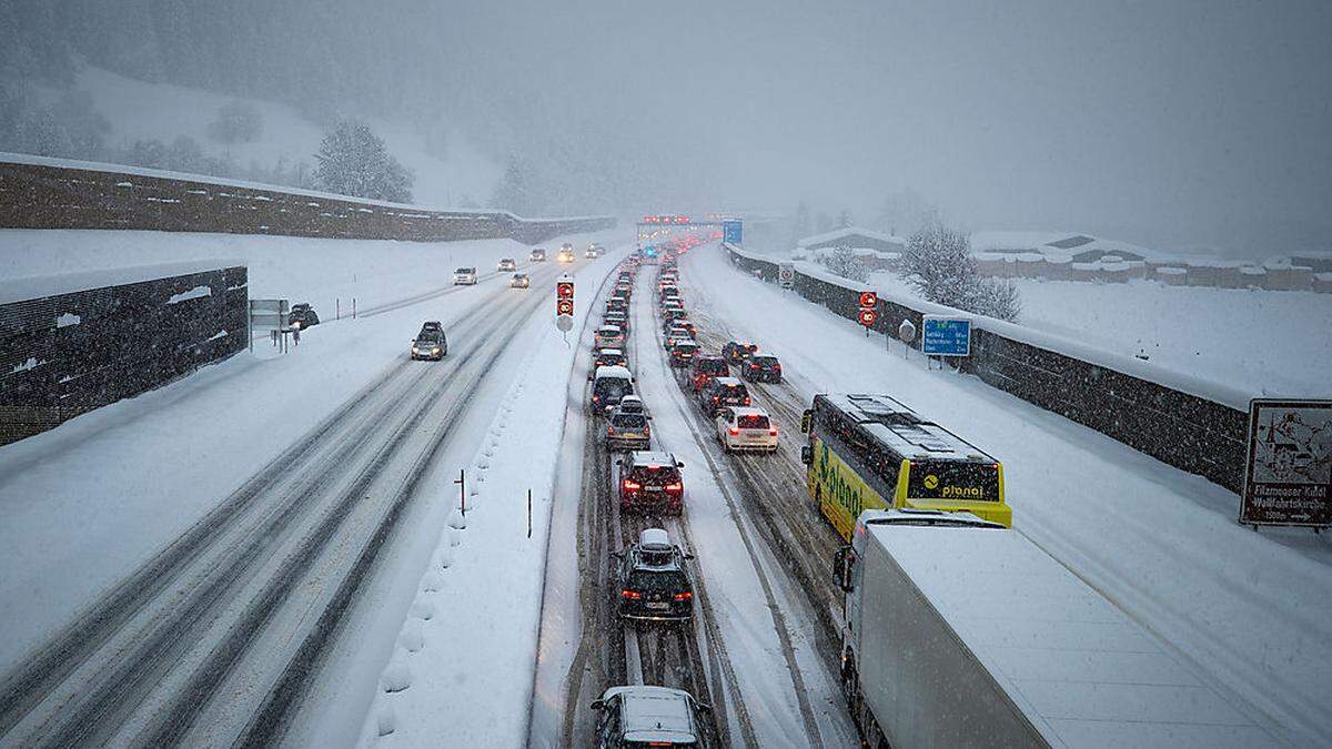 Die Autobahn A10 in Richtung Salzburg, Höhe Auffahrt Altenmarkt