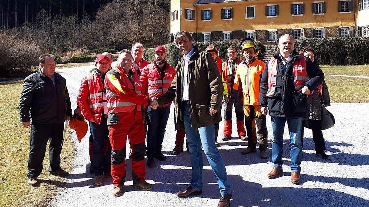 Shakehand mit Thurn-Valsassina