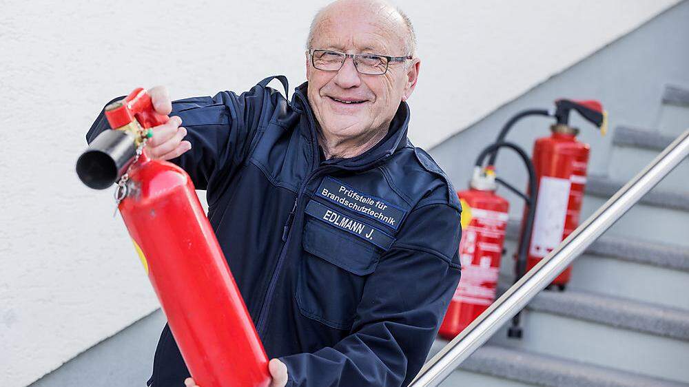 Josef Edlmann macht auch in der Pension Brandschutzschulungen in Betrieben