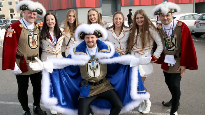 Zur Narrenmetropole des Bezirkes mutierte am Faschingsdienstag St. Veit.