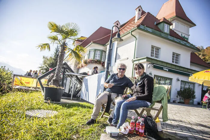 Die Genusswanderung war nur 13 Kilometer lang und endete beim Kelag Kraftwerk Forstsee . . .