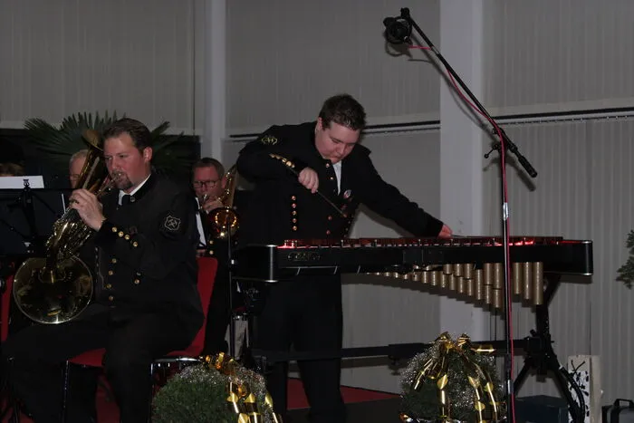 Solist Martin Kollmann "xylophonierte" sich mit den "Erinnerungen an Zirkus Lenz" in die Herzen der Zuhörer.
