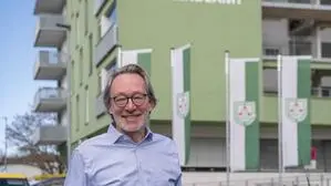 Ex-Bürgermeister Jakob Frey vor dem Gemeindeamt in Hart bei Graz