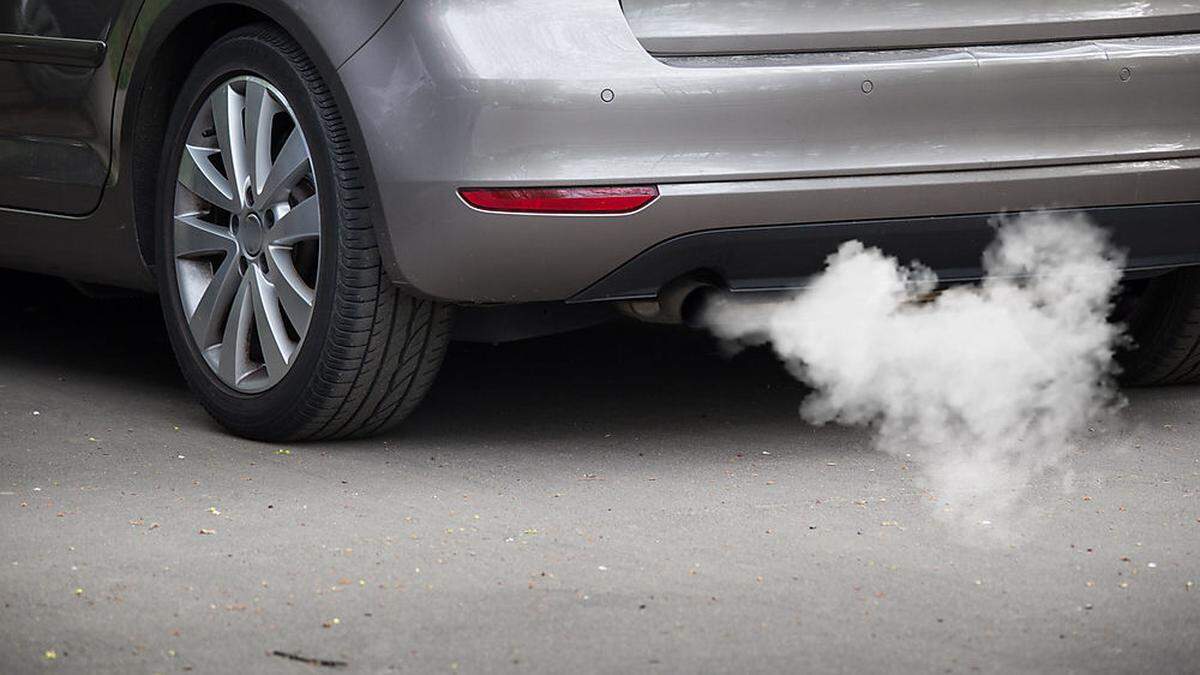 Die Nova für emissionsstarke Autos soll steigen, statt E-Fahrzeugen sind künftig auch Autos mit Wasserstoffantrieb befreit
