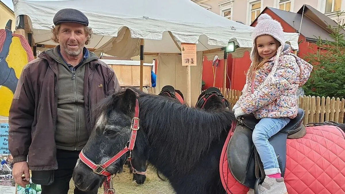 Elena Steiner aus Feistritz an der Drau hat das Ponnyreiten bereits ausprobiert