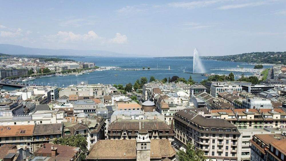 Genf liegt am südwestlichen Zipfel der französischen Schweiz am Genfersee. 