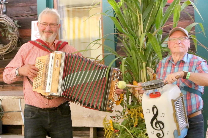 Der gelungene Auftakt erfolgte bereits am Freitag mit den "Kärntner Buam" sowie dem Duo "Fredi und Adi" (Foto). 