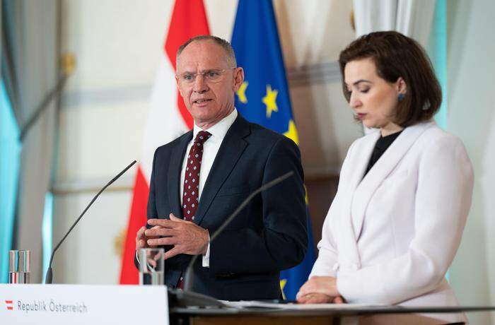 Innenminister Gerhard Karner (ÖVP) und Justizministerin Alma Zadić (Grüne): Aktuell wird an einer Verschärfung des Paragrafen 256 gearbeitet