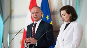 Innenminister Karner (ÖVP) und Justizministerin Zadic (Grüne)