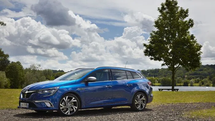 Die fünftürige Variante des Renault Mégane hat unser Cheftester Walter Röhrl schon für gut befunden, jetzt steht die Kombivariante Grandtour am Start.