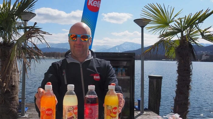 Sonne, Palmen und das glitzernde Wasser des Wörthersees verschönten den vielen Besuchern des nunmehr vierten Tages der offenen Tür der Wörtherseeschifffahrt den Aufenthalt in der Klagenfurter Ostbucht.