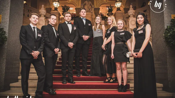 "Technik leben" war das Motto des schon traditonsreichen Grazer Ball der Technik am Freitagabend (27. Jänner 2017) Den zahlreichen Besuchern wurde im Congress ein fulminantes Programm geboten. Unser Fotograf hat sich das nicht entgehen lassen.