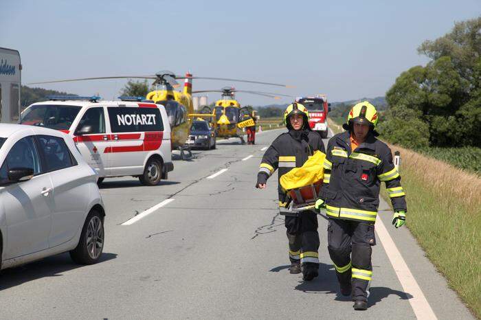 Auch zwei Rettungshubschrauber waren im Einsatz