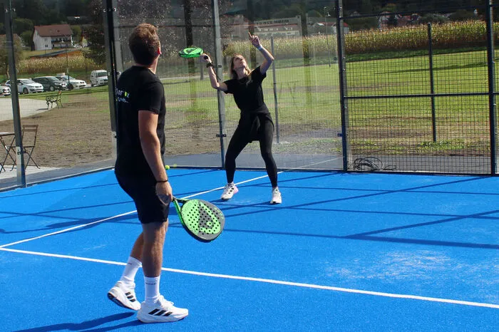 Padel ist eine Mischung aus Tennis und Squash