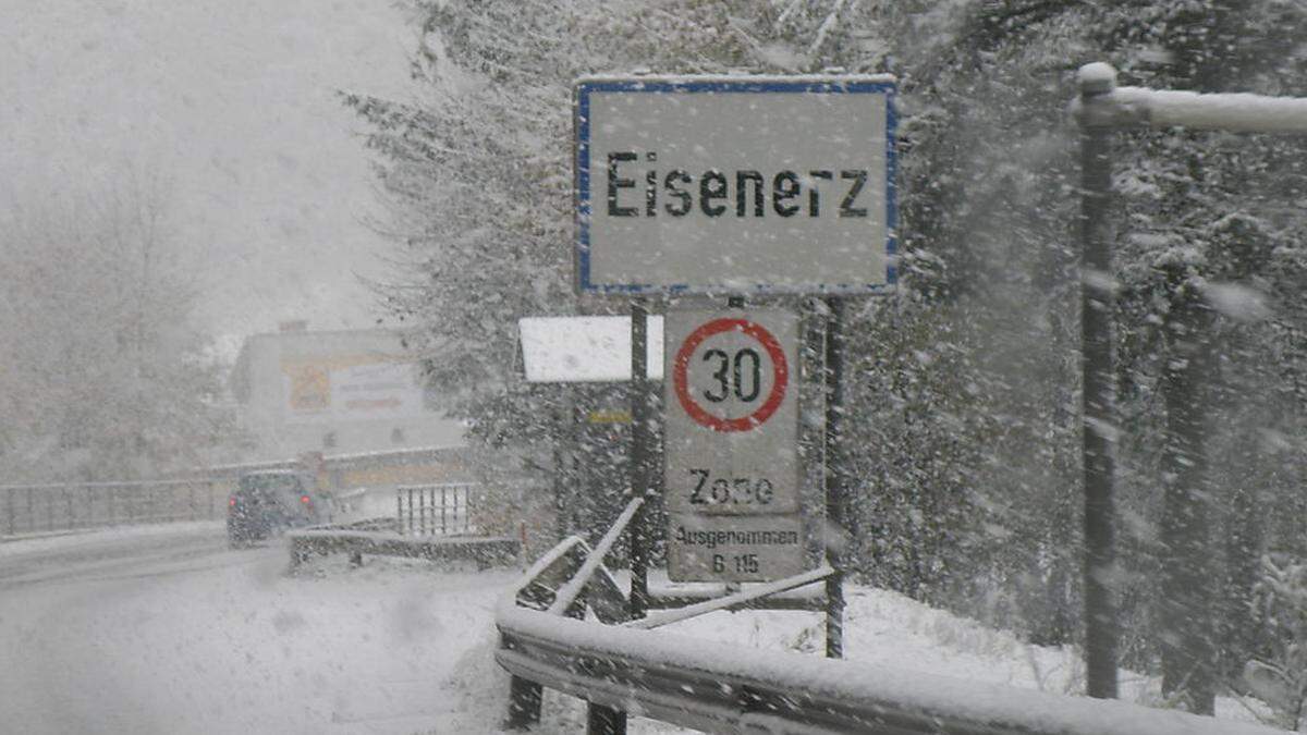 Schlechtes, stürmisches Wetter verhindert Rettungsflüge nach Eisenerz, deshalb wird weiter ein Notarztstützpunkt gefordert