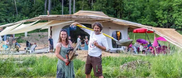 Schufen ein außergewöhnliches Bauprojekt: Katja Oswald und Architekt Wolfgang Lackner