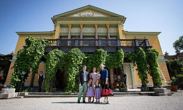 Vor der Kaiservilla in Bad Ischl 