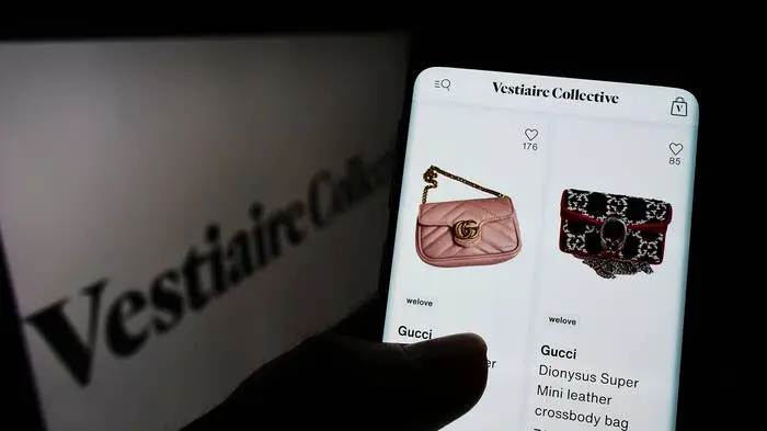 Auf zahlreichen Plattformen können aussortierte Kleidungsstücke verkauft werden 
