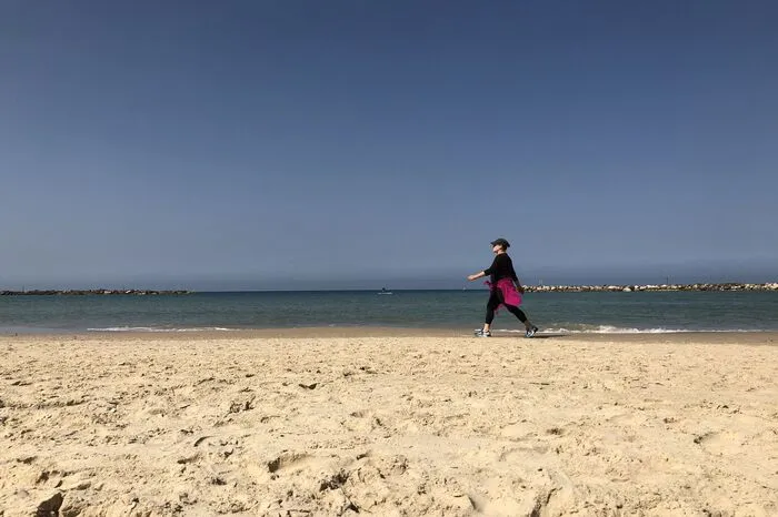 Man kann aber auch bei langen Strandspaziergängen Kraft tanken.