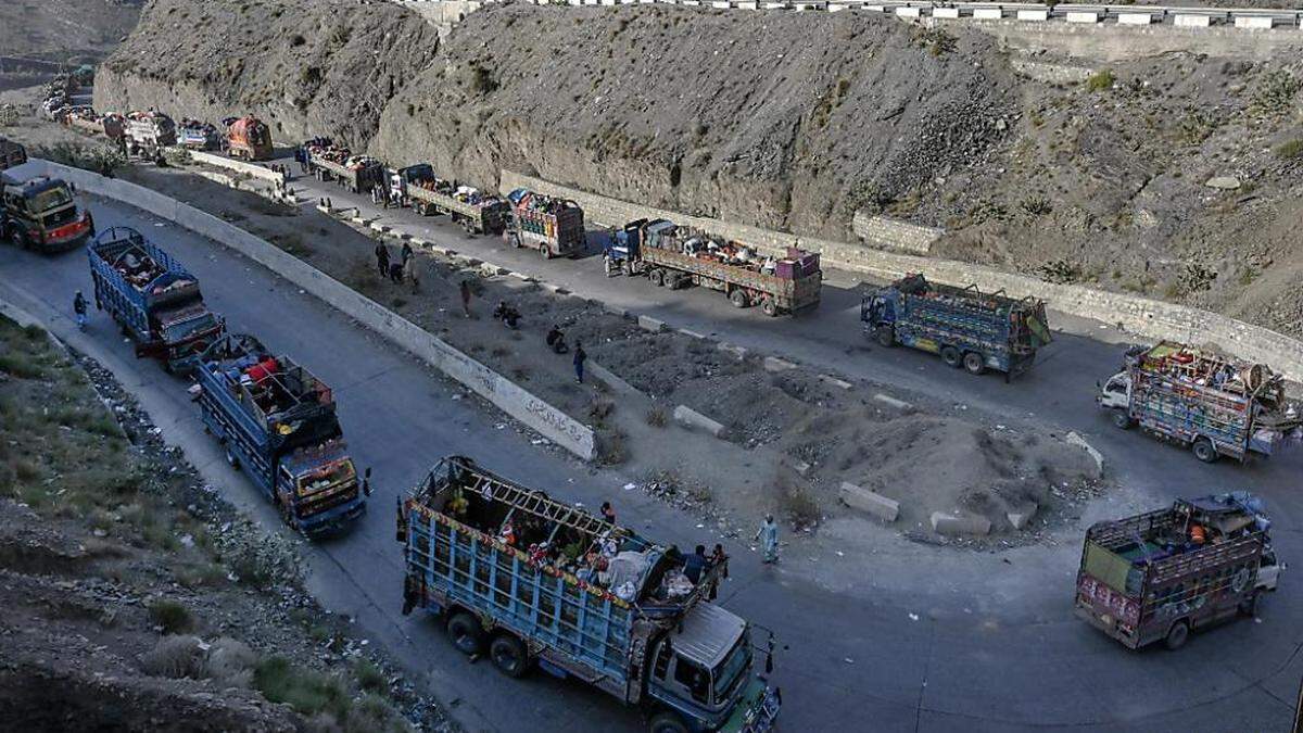Aufgrund der Abschiebungsdrohungen reisten Hunderttausende Afghanen aus Pakistan aus