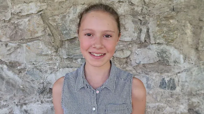 Ilva Straßegger, Schülerin, Bruck: Das Schuljahr war alles andere als einfach. Sich zu Hause zum Lernen aufzuraffen, hat Kraft gekostet. Gerade die ersten Wochen im Homeschooling waren schlimm. Umso schöner war es dann mit meinen Freundinnen in die Schule gehen zu können. Für den Schulstart im Herbst wünsche ich mir, dass das Homeschooling kein Thema mehr ist. Man kann die Schulen ja schlecht wieder schließen, nachdem man gesehen hat, was das für ein Durcheinander nach sich zieht. Daheim lernt es sich auch nicht besonders gut. Ich habe eine Idee: Das Testen geht so schnell und tut nicht weh. Dann testen wir uns einfach jeden Tag und können weiterhin in die Schule kommen.