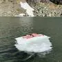 Im Stübelesee treiben noch Eisschollen im Wasser