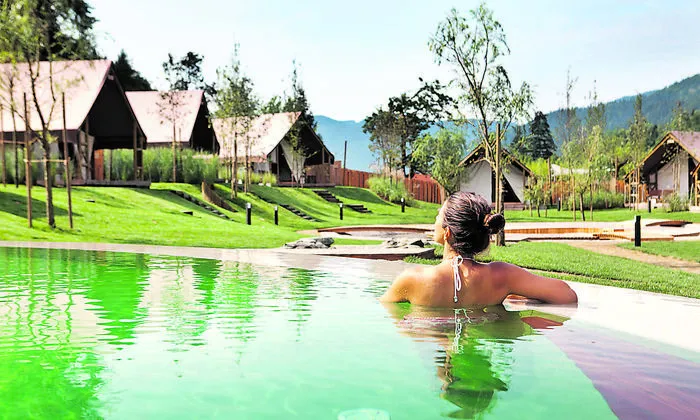 Pool des „Herbal Glamping"