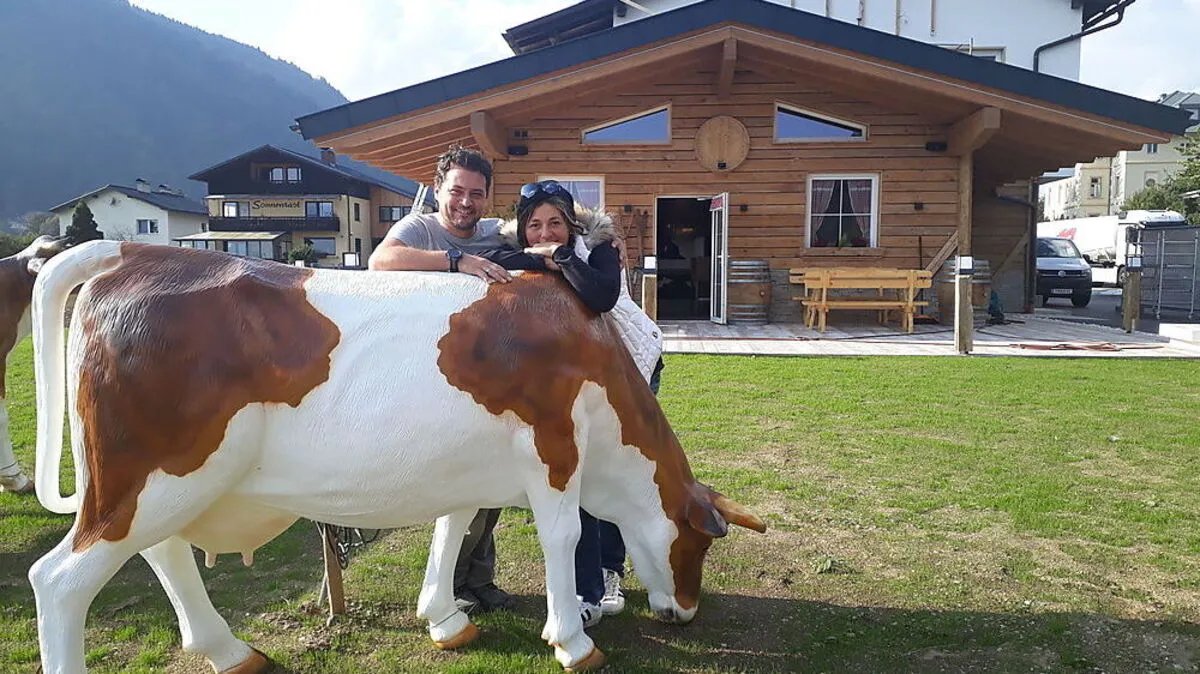 Susanne und Rene Emmert betreiben die neue „Glüh-alm“. Sie hat von Montag bis Samstag geöffnet