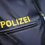 ++ THEMENBILD ++ Der Schriftzug "Polizei" auf einer Uniform, aufgenommen am Freitag, 20. Oktober 2023 in Wien.