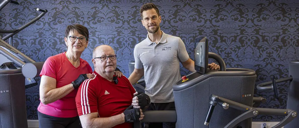 Josef Reichhold und seine Frau Maria mit Injoy-Betreiber Marcel Kuster