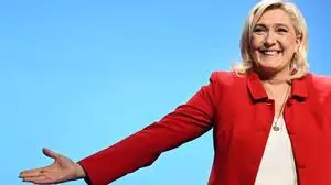 Zum zweiten Mal nach 2017 greift Marine Le Pen heute in Frankreich nach dem Präsidentenamt. Wer ist die Frau, die sich selbst als „Tochter des Monsters“ bezeichnet? 