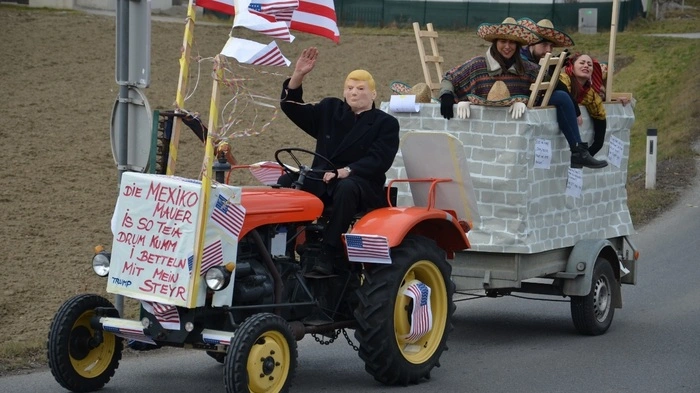 Fasching auf Rädern in Deutschfeistritz - da darf Donald Trump nicht fehlen!