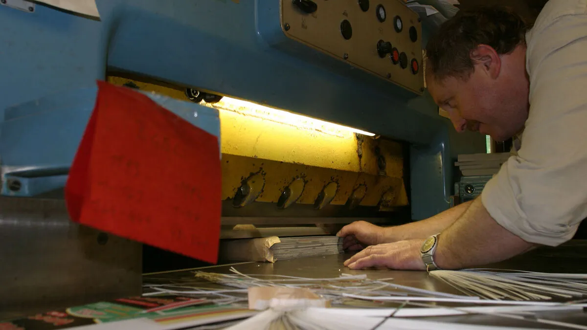 Reine Handarbeit und profundes  Wissen zeichnen die Schlossbuchbinderei aus