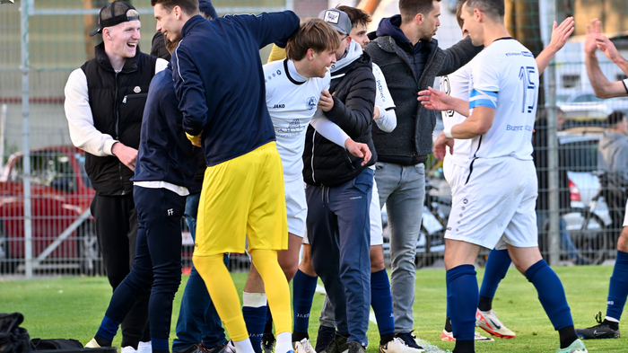 Jubel ATUS Velden Mannschaft, SAK vs. ATUS Velden 19.4.2024, SAK vs. ATUS Velden am 19.04.2024 in Klagenfurt (Sportpark Welzenegg), Austria, (Photo by Bernd Stefan)