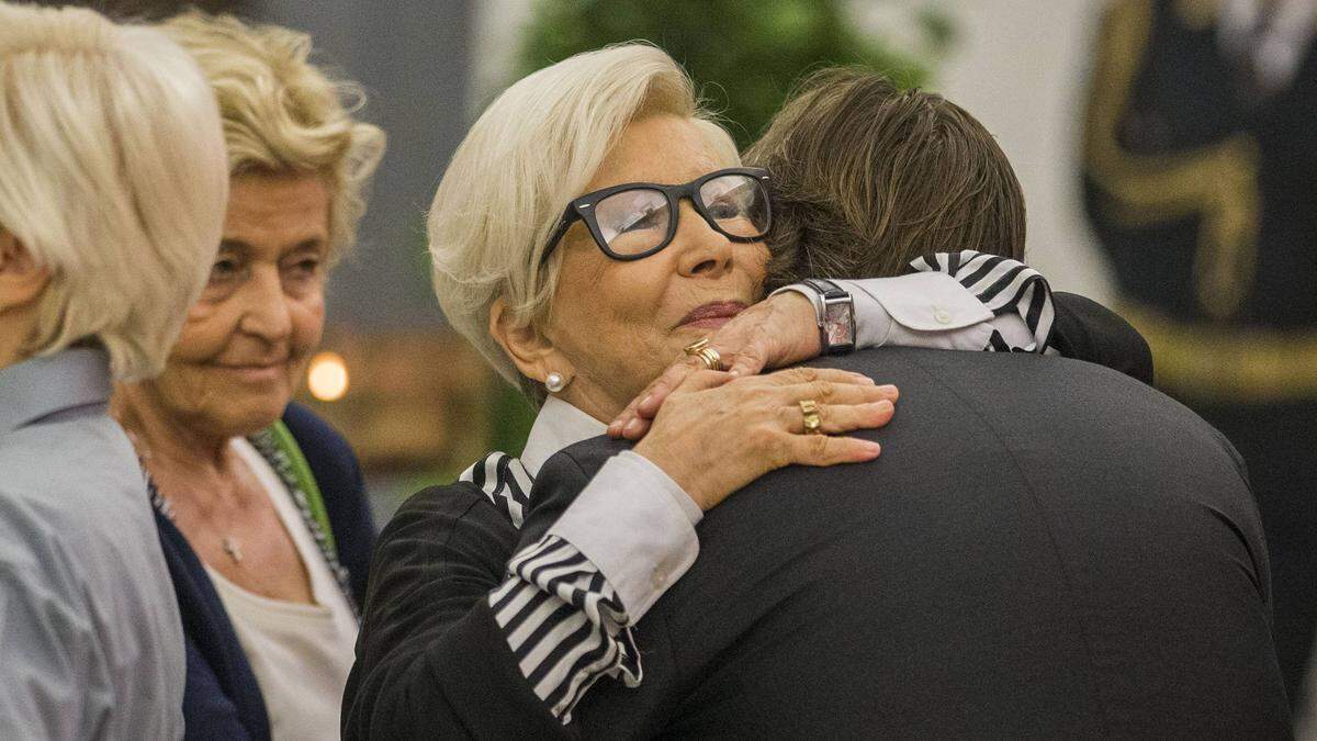 Franca Fendi (Mitte) starb im Alter von 87 Jahren  