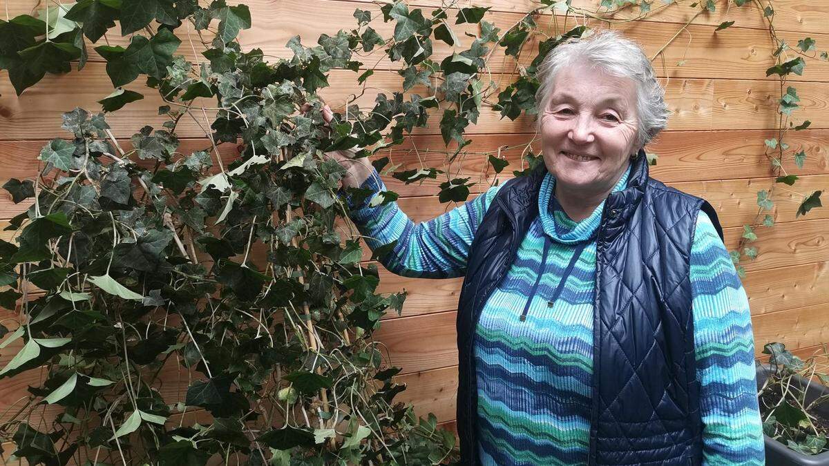 Mathilde Friesacher sammelt und verarbeitet Pflanzen und Kräuter