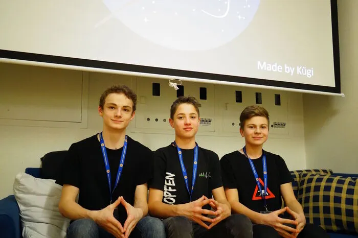Basti, Sebastian und Franz wiederum zeigten eine Präsentation zur Nasa, zur ISS und zur privaten SpaceX. "Wir haben uns in Büchern und im Internet zu den Themen informiert", sagt Sebastian.