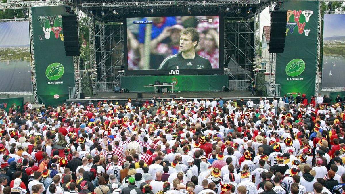 EURO 2008: Fußballfans beim Public Viewing in Klagenfurt