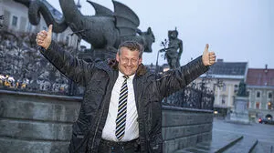 Christian Scheider kann wieder den Platz am Neuen Platz einnehmen