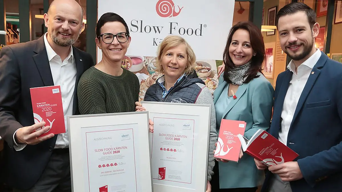 Kärnten Werbung-Chef Christian Kresse, Marianne Daberer vom Biohotel Daberer, Bettina Pilgram von der Huaba Hittn (Gerlitzen), Gertrude Ortner (Kärnten Werbung) und Schuschnig