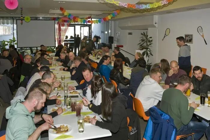 Betriebsratsvorsitzender Harald Sturb, der mit seinem Team diese Veranstaltung alle Jahre organisiert, gratulierte den erfolgreichen Teams herzlich zu ihren Leistungen.