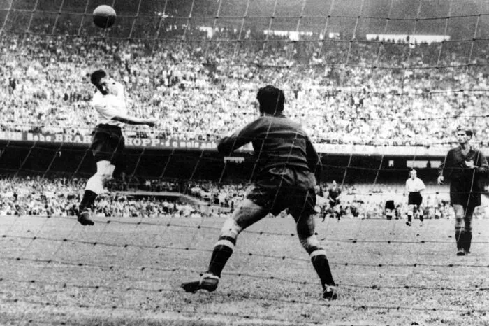 WM 1950 in Brasilien Weltmeister: Uruguay, 2. Titel Finale (Entscheidungsspiel in Finalrunde der besten vier Teams): Uruguay - Brasilien 2:1 (0:0)Rio de Janeiro, 200.000. Tore: Schiaffino (66.), Ghiggia (79.) bzw. Friaca (47.)
