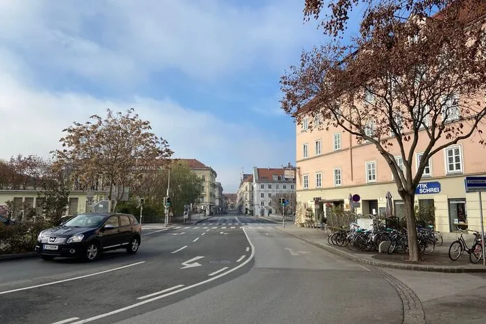 Sehr wenig Verkehr in der Grazer Belgiergasse
