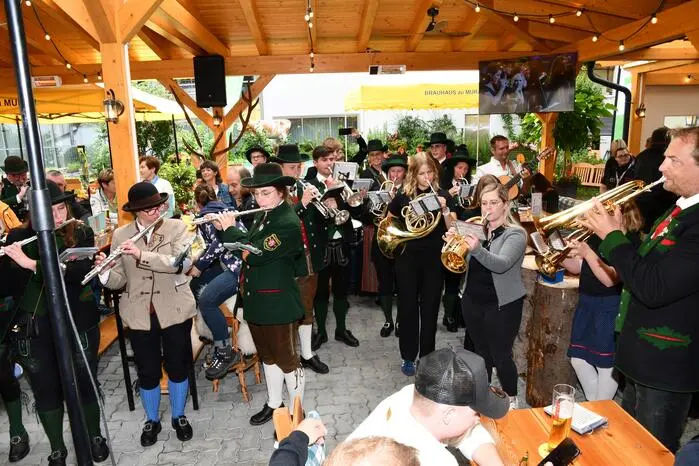 Der Bozener Bergsteigermarsch ein Gruß aus Murau vom Bierstadtfest und Radio Steiermark Heimatsommer.