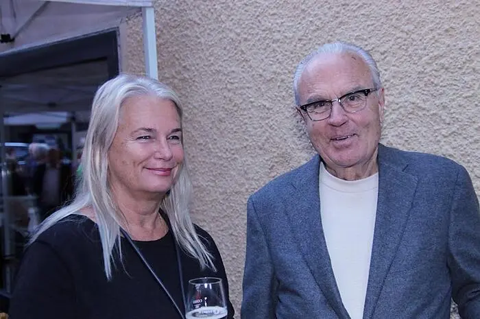 Unter den vielen Gästen waren unter anderen Vizebürgermeister Manfred Prettenthaler, die Künstler Regina Uedl, Renate Prehal und Siegfried Amtmann (Foto rechts).