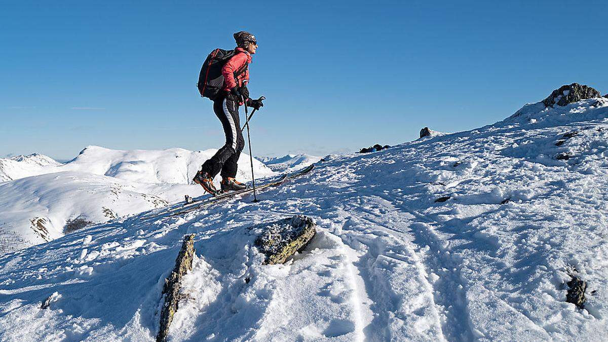 Herrlicher Sonnenschein und klirrende Kälte am Gipfel des Peitler Nock (2244 m)