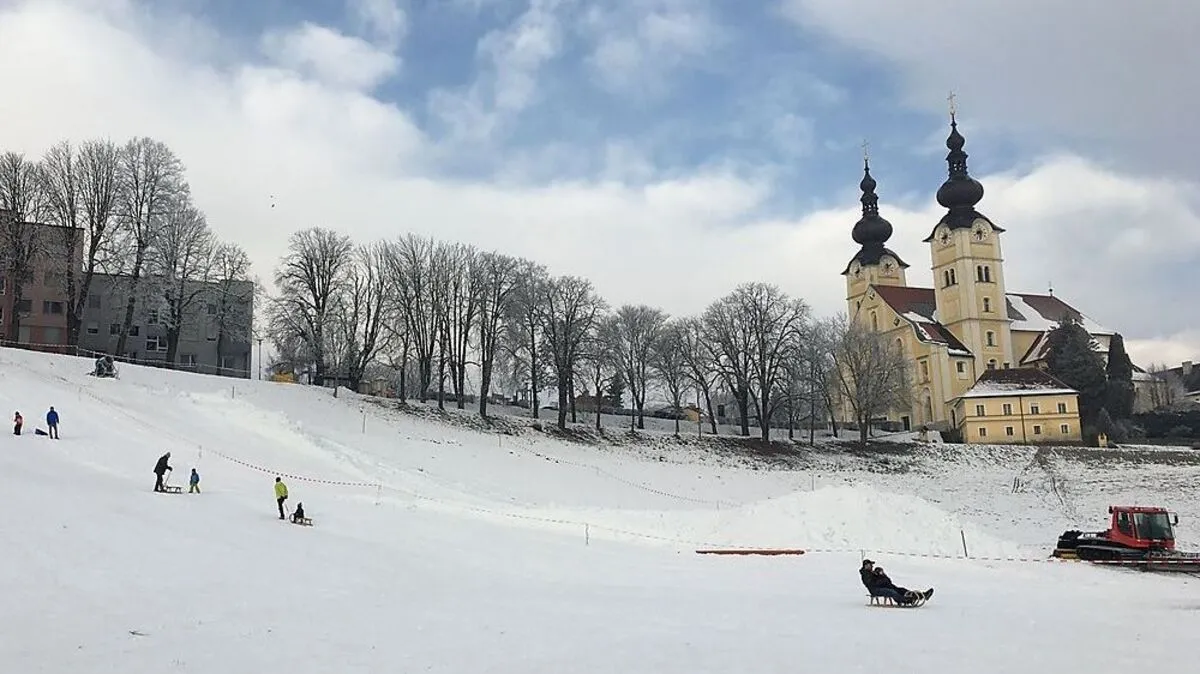 Schlittenspaß auf der Loretowiese ist seit Anfang Dezember garantiert